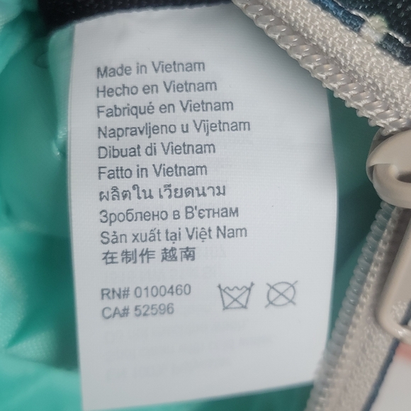 Kavu Renrose Crossbody Bag. - Picture 12 of 13